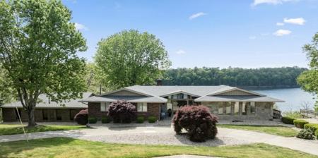 275 Lakeview Drive