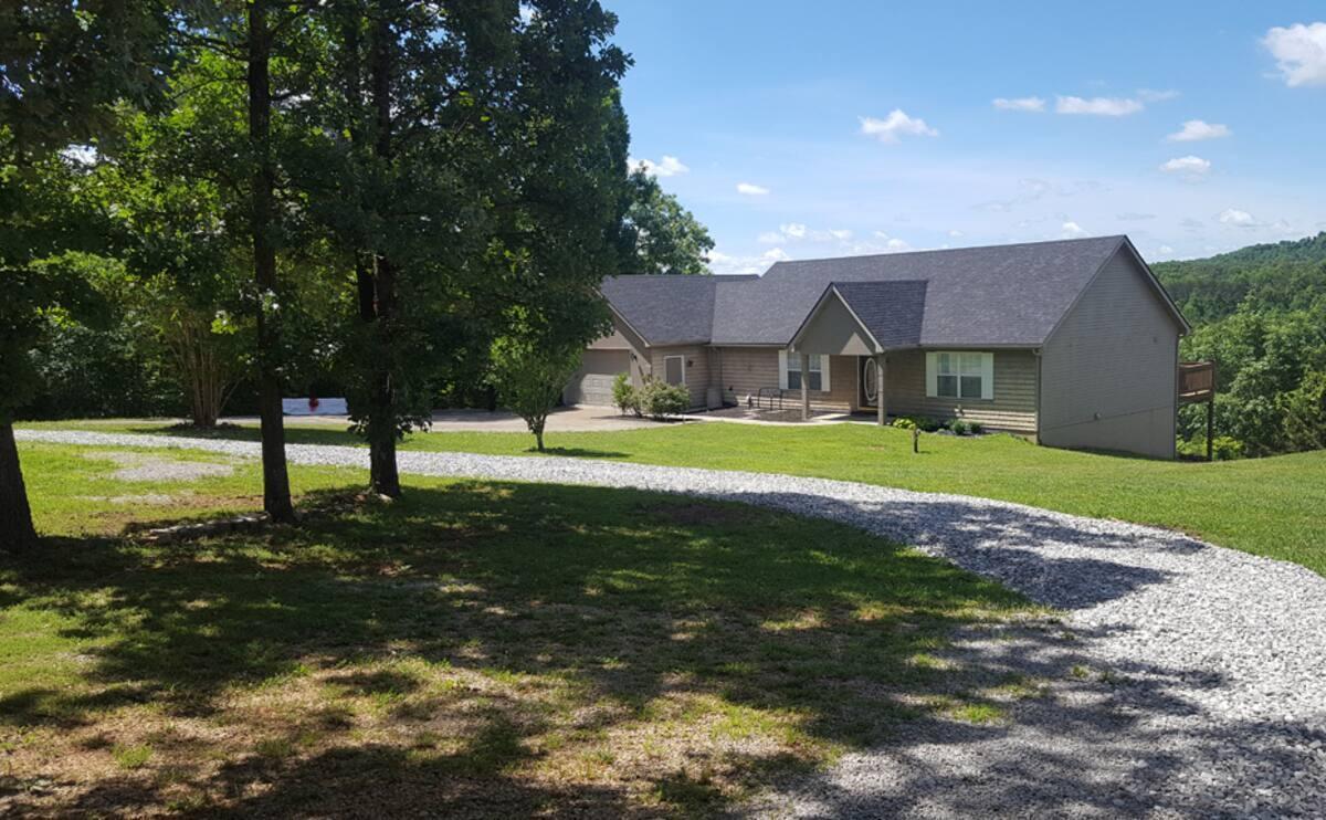 Image 3: Front house 2