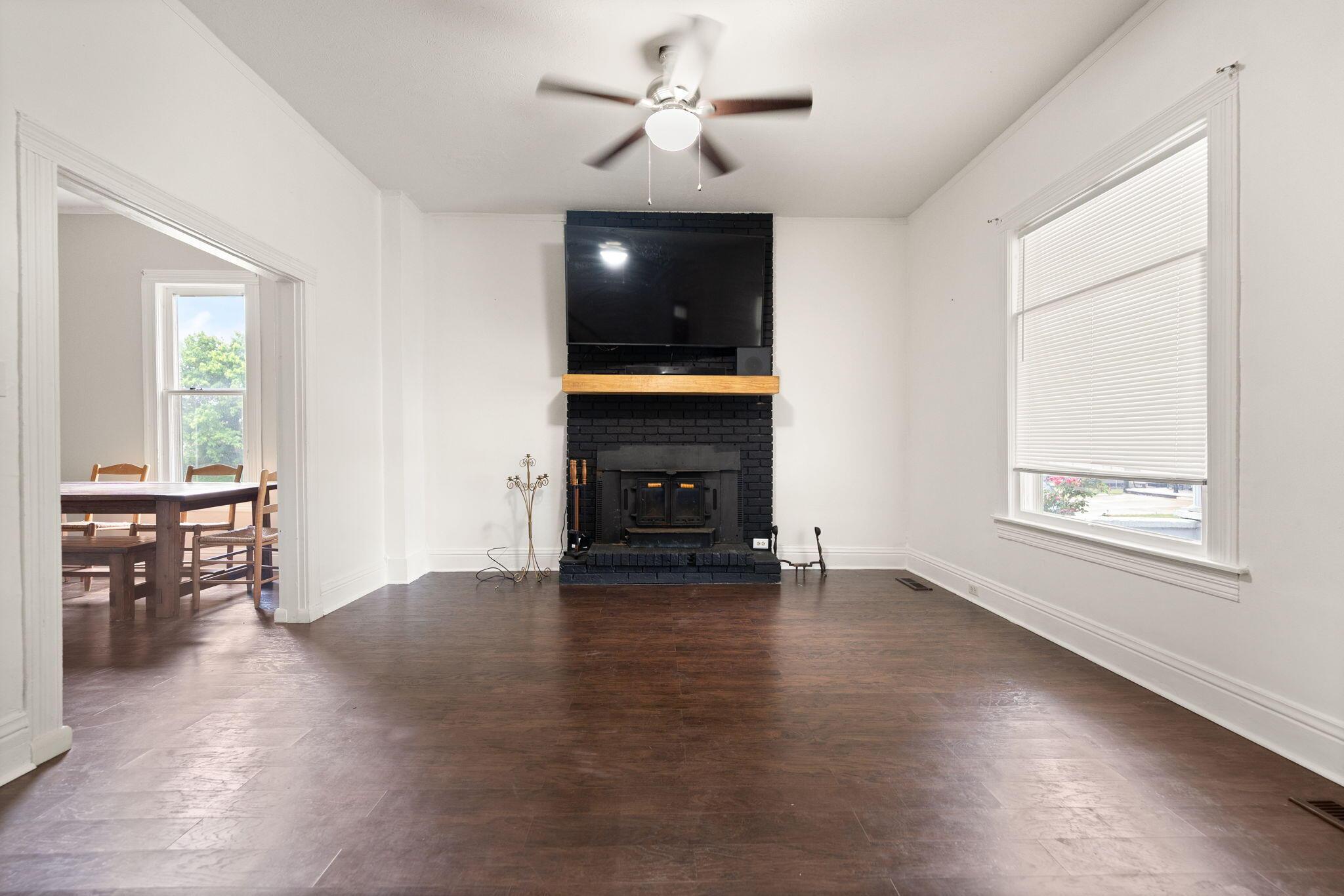 Image 3: 3-web-or-mls-_DSC5903