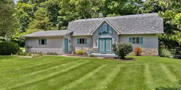Image 3: 3-web-or-mls-413A7011