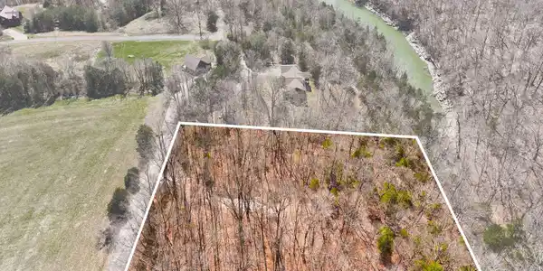 8 Beechwood Drive