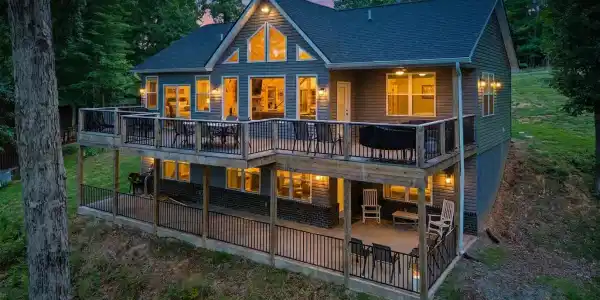 287 Lakeshore Drive