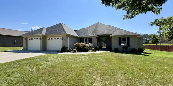 202 E Horizon Hill Drive