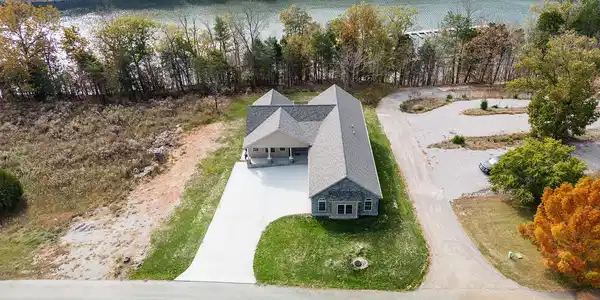 75 West Canterbury Drive