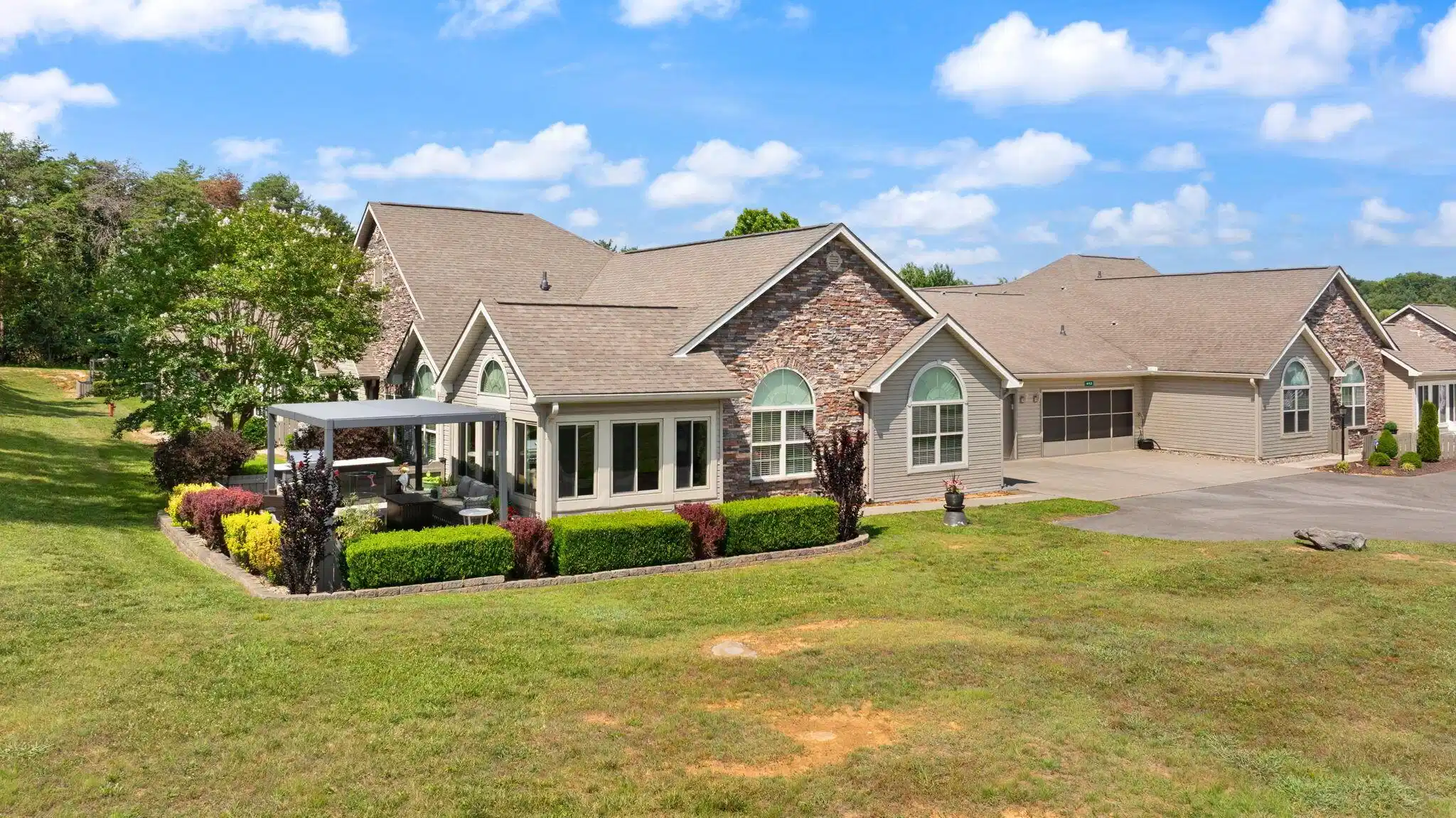 Image 1: 58-web-or-mls-DJI_20260617160326_0358_D