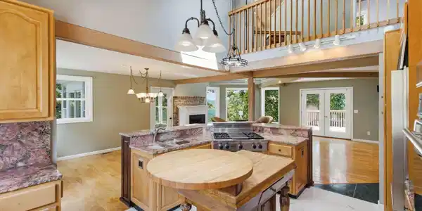Image 4: Kitchen