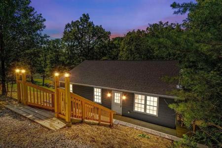 77 Grayson Lane