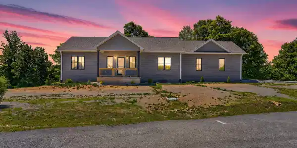 944 Lakepoint Drive