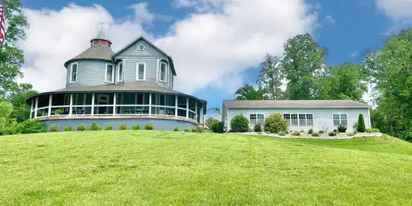 315 West lakeshore Drive
