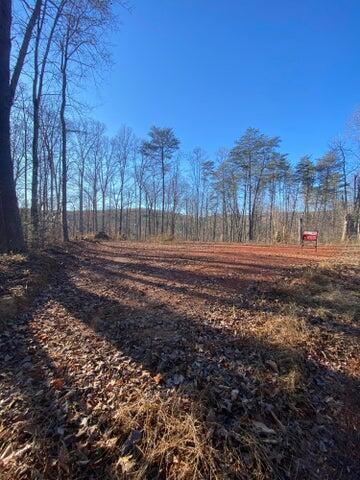 Image 4: 1850 lakeview 2
