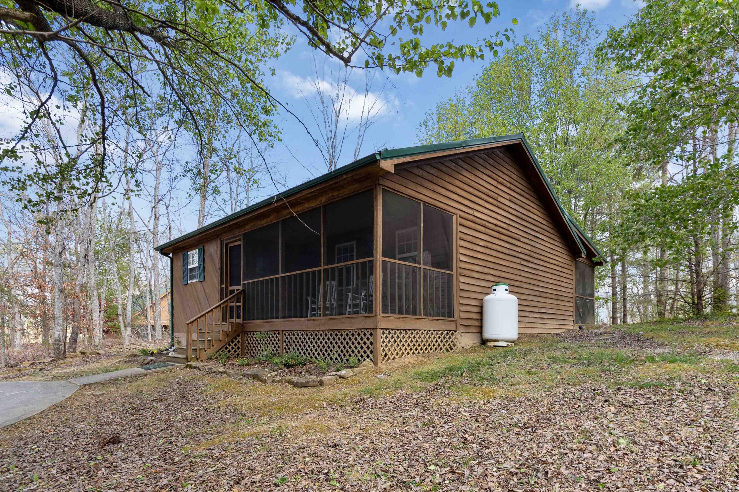 Image 3: 519 Enchanted Forest Way, Burnside, KY