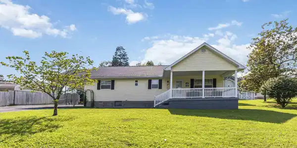 303 Beauchamp Boulevard