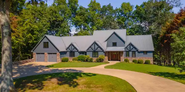 221 Lorel Lane