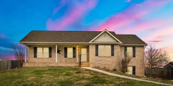38 Pinnacle Pointe Drive