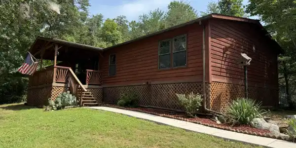 1595 Lewis Bray Road