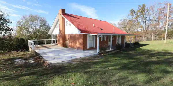 889 Bridge Hollow Road