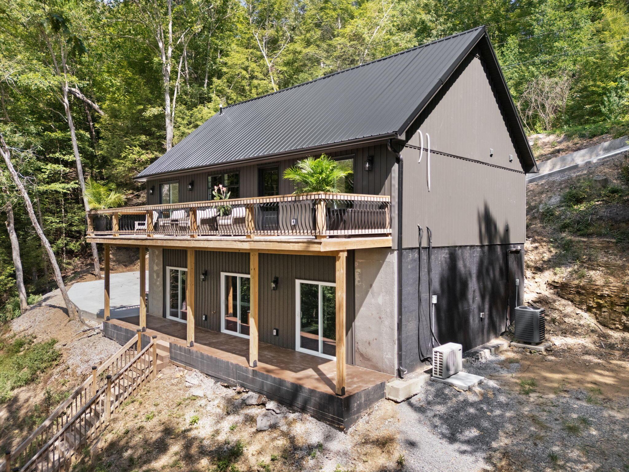 Image 4: 109-web-or-mls-DJI_20250822152537_0245_D