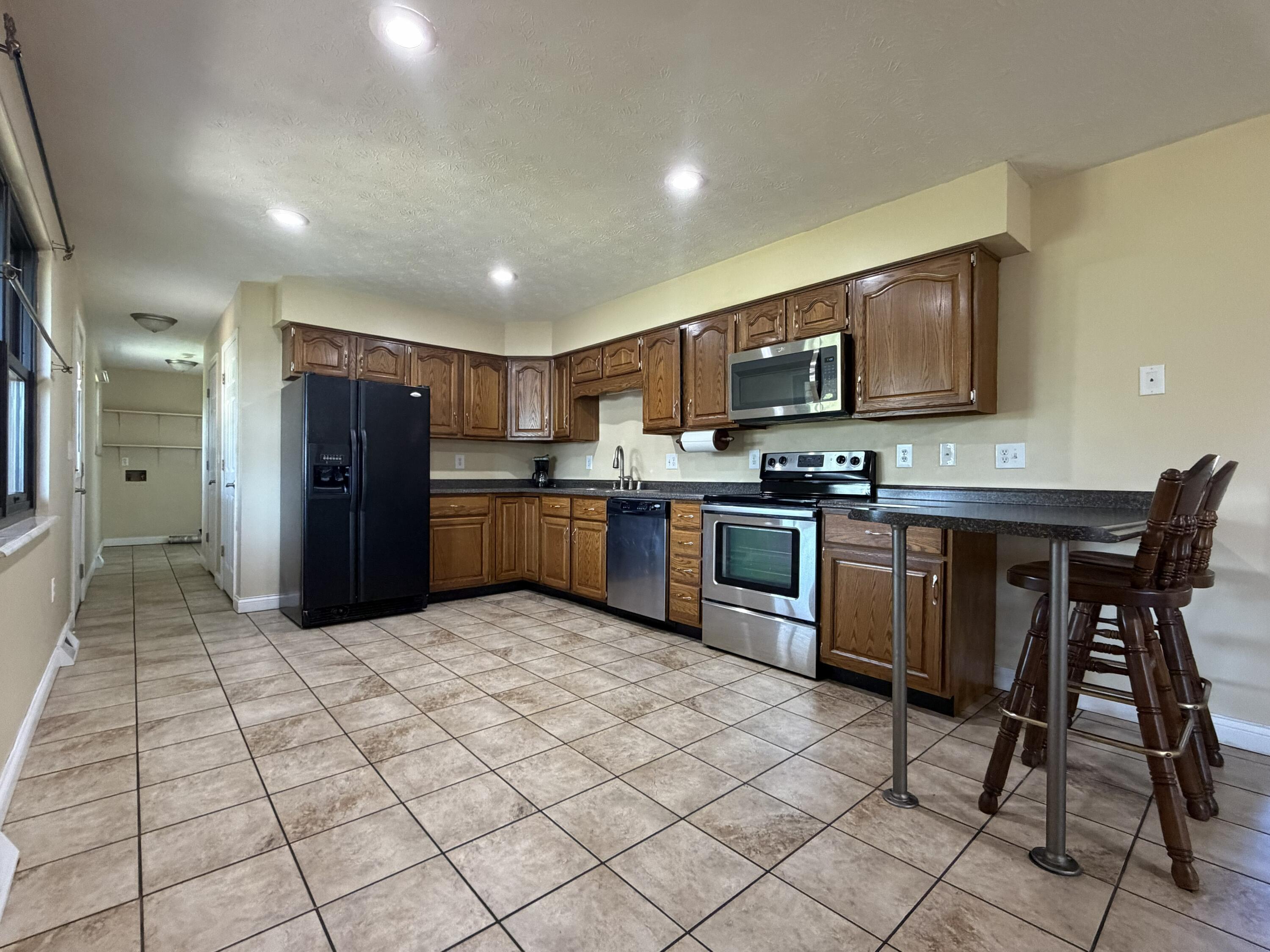 Image 4: kitch 1