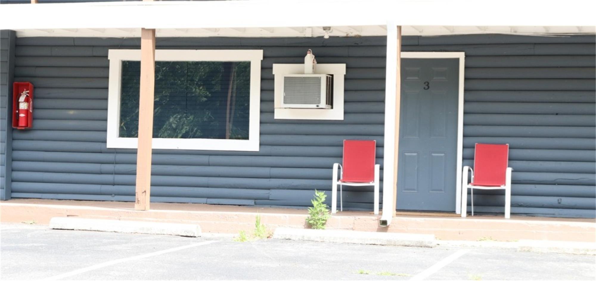 Image 2: Unit # 3, Ground Level