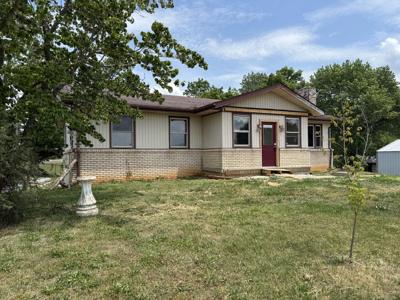 900 Deerfield Lane