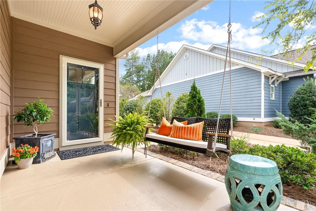 Image 4: Front Porch