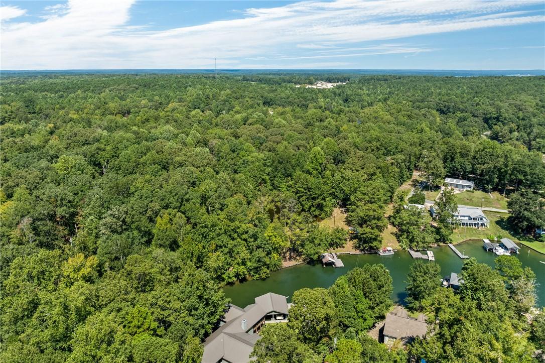 Image 4: Discover a peaceful lakeside escape, surrounded by