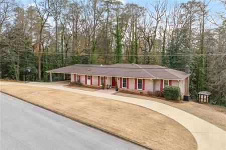 1106 W COLLINWOOD Circle