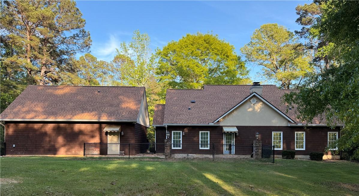 Image 3: Back of house