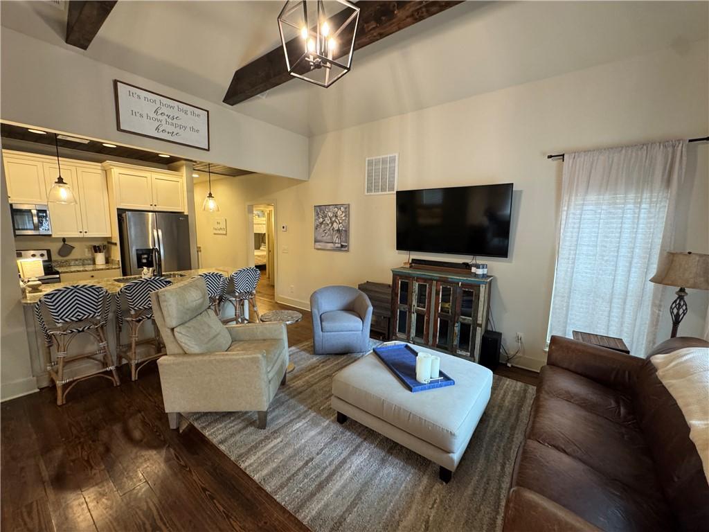 Image 3: Living Room