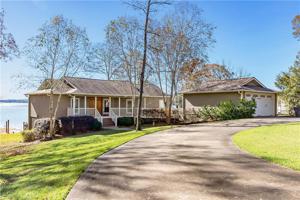 161 N HOLIDAY Drive