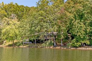 107 RIDGE CREST Drive