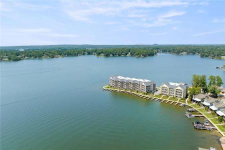 395 SUNSET POINT Drive