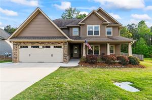 1211 LIVE OAK Circle