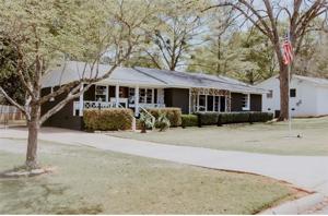 609 FLORAL Street