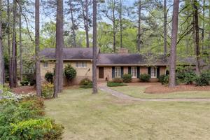 1125 E COLLINWOOD Circle