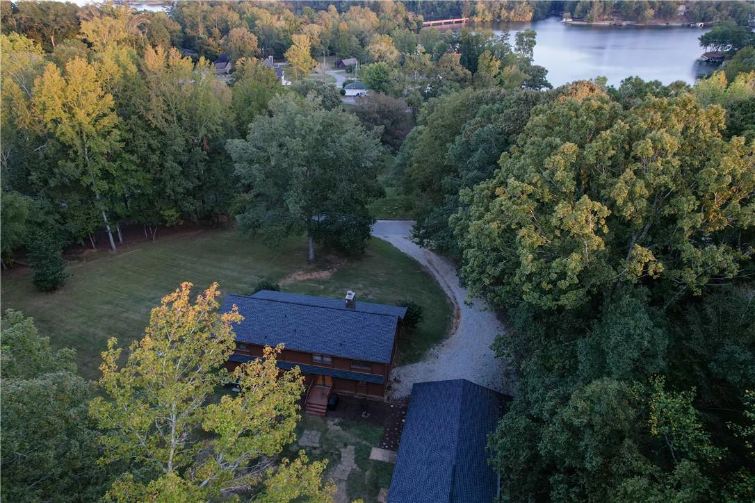 Image 2: Aerial View showing proximity to Lake Harding