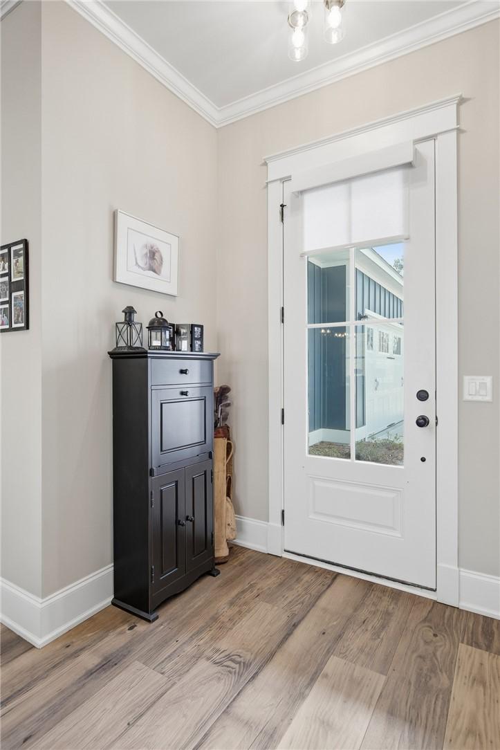 Image 3: Interior Front Entry