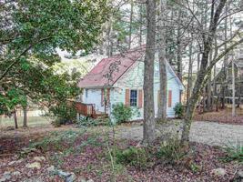 100 WOODSLAKE DRIVE