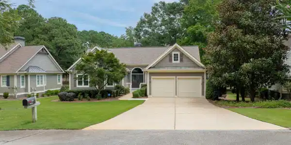 124 OAKTON NORTH