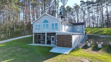 1550 SHADY OAK LANE