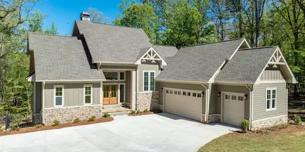 1031 SHADOW CREEK WAY
