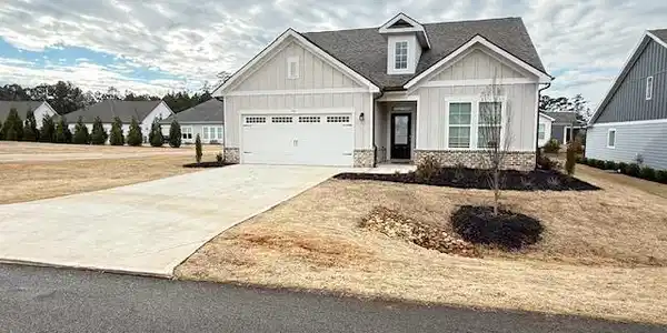 1501 LAKE DRIVE