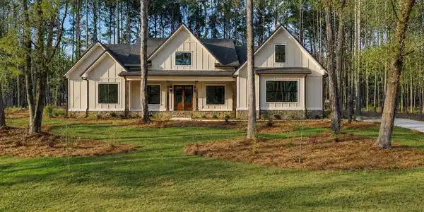 1570 CLUB DRIVE