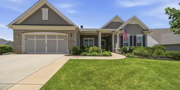 1040 PEBBLE CREEK RD
