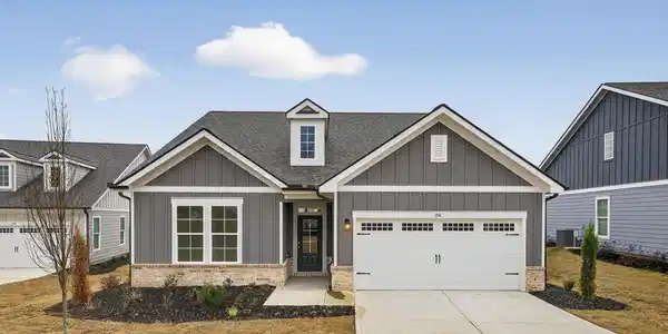1541 LAKE DRIVE