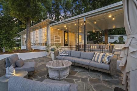 118 NW COUCH ROAD
