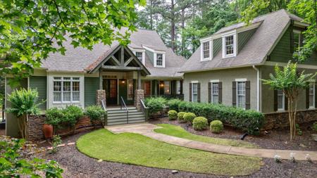 1021 PLANTERS LANE