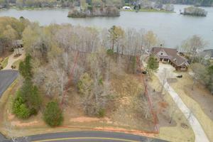 1151 WHITE OAK WAY