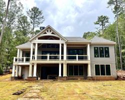 1610 DOGWOOD DRIVE