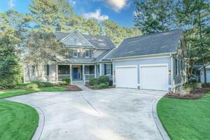 1060 CAROLYNS PLACE
